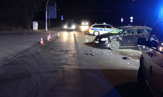 Polizei Hagen: POL-HA: Schwerer Unfall mit Motorradfahrer in Garenfeld - Anzeige gegen Verkehrsteilnehmer