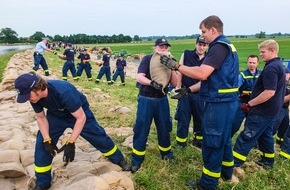 THW Landesverband Bremen, Niedersachsen: THW HB-NDS: Zehnter Jahrestag Elbehochwasser 2013: THW-Einsatzkräfte aus dem Landesverband Bremen, Niedersachsen kämpfen an der Elbe gegen die Fluten