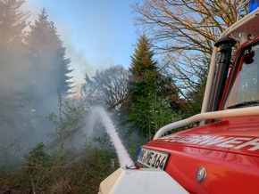 FW Menden: Waldbrand in Ostsümmern