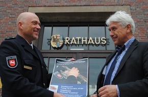 Polizeiinspektion Cuxhaven: POL-CUX: Neuausrichtung des Präventionsrates Nordenham + Bürgermeister Hans Francksen und Polizeichef Michael Hasselmann holen Polizeimusikkorps nach Nordenham (Plakat als Download)