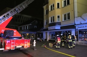 Feuerwehr Bergisch Gladbach: FW-GL: Brand eines Gasofens in Mehrfamilienhaus in der Hauptstraße in Bergisch Gladbach