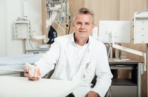 Kabel Eins: "Sehr realistischer Eindruck einer Herz-Operation aus vielen Perspektiven" - Prof. Martens operiert heute am offenen Herzen bei Kabel Eins