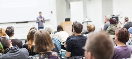 DAAD: Vom Postdoc zur Professur: Studie zu Karrierewegen internationaler Forschender in Deutschland veröffentlicht