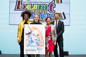 Fotos zu: Bundessieg &quot;bunt statt blau&quot;: Berliner Schülerin gewinnt DAK-Plakatwettbewerb gegen Komasaufen