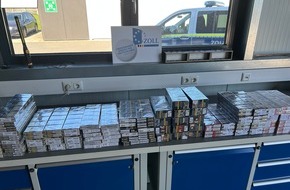 Hauptzollamt Regensburg: HZA-R: Zoll deckt auf: Mehr als 17.000 Zigaretten in Fahrzeug und Anh&auml;nger versteckt Kontrolle in Waidhaus f&uuml;hrt zur Sicherstellung unversteuerter Zigaretten und Einleitung eines Steuerstrafverfahrens