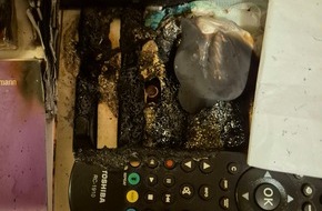 Feuerwehr Datteln: FW Datteln: Kerze l&ouml;st Brand in Wohnung aus