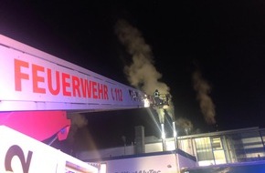Feuerwehr Sprockhövel: FW-EN: Rauch aus Dach
