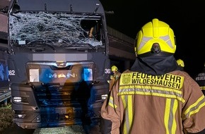 Kreisfeuerwehr Oldenburg: FW-OLL: Unfall auf der A1: Feuerwehr Wildeshausen stoppt massiven Kraftstoffaustritt