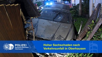 Polizeipräsidium Oberhausen: POL-OB: Hoher Sachschaden nach Verkehrsunfall in Oberhausen