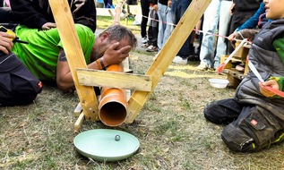 »Vater-Kind-Aktion e.V.« verbindet zwei Ortschaften mit längster Murmelbahn der Welt und holt RID-Weltrekord