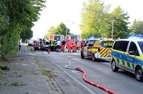 Polizei Minden-Lübbecke: POL-MI: Auto überschlägt sich: Zwei Brüder aus Lübbecke verletzt