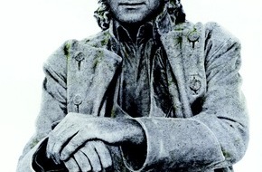 Axel Springer SE: Hier sind die Stars: Der Claim der HÖRZU-Werbekampagne/ Erstes Titelmotiv: Thomas Gottschalk als Denkmal
