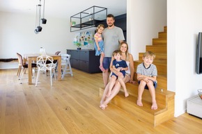 Homestory: Eigenheim für eine fünfköpfige Familie / WeberHaus