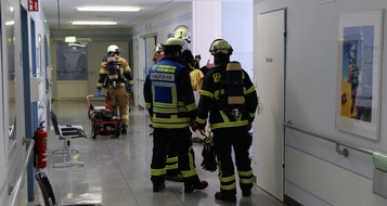 Feuerwehr Dortmund: FW-DO: ABC-Einsatz im Klinikum - Defekter Kühlschrank sorgt für Stationsräumung