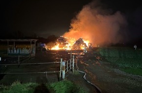 Polizei Duisburg: POL-DU: Bergheim: Heuballenlager in Vollbrand - Kripo sucht Zeugen