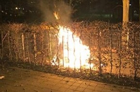 Polizei Mettmann: POL-ME: Mülltonne in Brand gesetzt - die Polizei ermittelt - Monheim am Rhein - 2302031