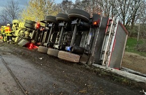 Polizeiinspektion Delmenhorst / Oldenburg - Land / Wesermarsch: POL-DEL: Autobahnpolizei Ahlhorn: BILDMATERIAL zu Sattelzug kommt im Bereich der Gemeinde Hatten von der Autobahn 28 ab