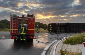 Freiwillige Feuerwehr Breckerfeld: FW-EN: Umgekippter Leergut-Laster