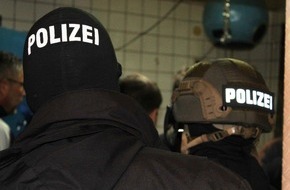Polizeipräsidium Westpfalz: POL-PPWP: Wohnungsdurchsuchung wegen Verstoß gegen das Waffengesetz