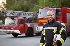 Feuerwehr Mettmann: FW Mettmann: Ehrenamtliche Tätigkeit bei der Feuerwehr Mettmann!
Ausbildung startet am 18.10.2018!