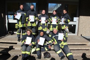 FW-GL: 38 neue Feuerwehrfrauen und -männer für Bergisch Gladbach