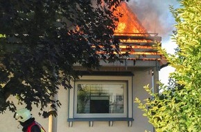 Feuerwehr Iserlohn: FW-MK: Balkon stand in Flammen