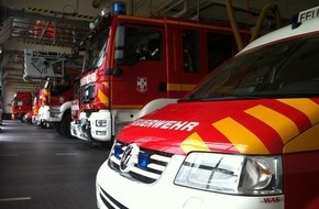 Feuerwehr Dorsten: FW-Dorsten: Schwerer Verkehrsunfall mit zwei verletzten Menschen