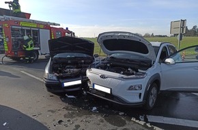Freiwillige Feuerwehr Bedburg-Hau: FW-KLE: Verkehrsunfall mit Elektrofahrzeug: Fahrerin wurde verletzt