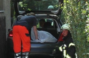 Feuerwehr Bergisch Gladbach: FW-GL: Eingeklemmte Person zwischen Garage und PKW in Bergisch Gladbach - Bensberg