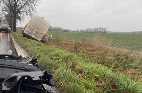 Feuerwehr Flotwedel: FW Flotwedel: Fahrzeug kollidiert mit Baum - Feuerwehr Wiedenrode im Einsatz