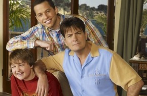 Kabel Eins: Wie alles begann: "Two and a Half Men" ab 10. Juli 2011 in der Prime Time bei kabel eins (mit Bild)