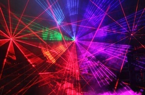 Intrapace/Stadtkrankenhaus Schwabach: Lasershow der Extraklasse im Parkbad Schwabach - Eintritt am 8.9. und 9.9. frei