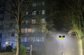 Feuerwehr Mülheim an der Ruhr: FW-MH: PKW brennt in Tiefgarage