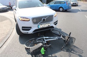 Polizei Rheinisch-Bergischer Kreis: POL-RBK: Bergisch Gladbach - Radfahrerin beim Einbiegen übersehen