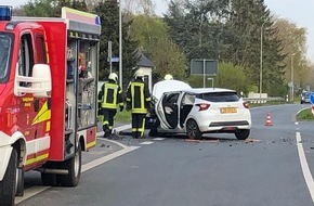 Freiwillige Feuerwehr Kranenburg: FW Kranenburg: Verkehrsunfall mit eingeklemmter Person