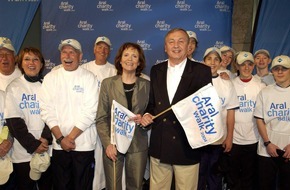 Aral AG: Aral Charity Walk 2004: 30 Tage für den Behindertensport durch Deutschland / Am 19. April in Köln gestartet - Aral Spendenlauf geht in die zweite Runde