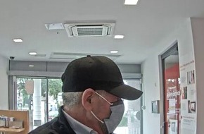 Polizeiinspektion Delmenhorst / Oldenburg - Land / Wesermarsch: POL-DEL: Landkreis Oldenburg: Öffentlichkeitsfahndung nach dem Diebstahl einer Geldbörse und folgendem Computerbetrug in Kirchhatten
