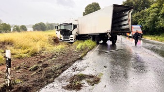 Feuerwehr Xanten: FW Xanten: Kollision zweier LKW in Birten
