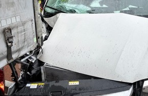 Kreisfeuerwehr Oldenburg: FW-OLL: Verkehrsunfall auf der A1 - Autobahnkonzept bew&auml;hrt sich