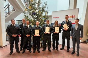 Freiwillige Feuerwehr Menden: FW Menden: Beförderungen und Ernennungen bei den hauptamtlichen Kräften