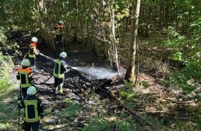Kreisfeuerwehr Rotenburg (W&uuml;mme): FW-ROW: Wald ger&auml;t in Brand in Kirchtimke