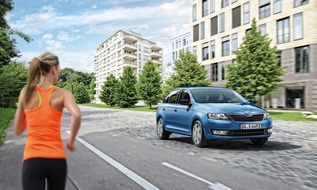 Skoda Auto Deutschland GmbH: SKODA läutet mit Sondermodell Rapid Spaceback Cool Edition den Sommer ein (FOTO)