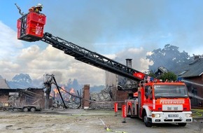 Kreisfeuerwehrverband Rendsburg-Eckernförde: FW-RD: Großfeuer auf landwirtschaftlichem Betrieb in Pemeln