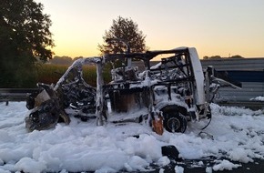 Kreisfeuerwehr Rotenburg (W&uuml;mme): FW-ROW: Kleintransporter mit Gefahrstoffen explodiert auf Autobahn