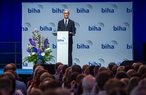 Bundesinnung der H&ouml;rakustiker Kd&ouml;R: L&uuml;beck: Gr&ouml;&szlig;te Freisprechung im Gesundheitshandwerk / H&ouml;rakustiker-Branche gewinnt 531 hochqualifizierte Fachkr&auml;fte