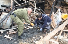 Polizeiinspektion Hameln-Pyrmont/Holzminden: POL-HM: Nachtragsmitteilung zur Meldung "Brand eines Holzschuppens greift auf Wohnhaus über - Feuerwehr bekämpft nächtlichen Wohnhausbrand in der Innenstadt"