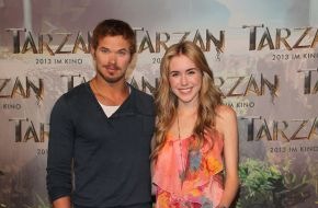 Constantin Film: TARZAN / Hollywood in München: Tarzan und Jane schwingen an Lianen (BILD)