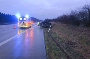 Polizeiinspektion Delmenhorst / Oldenburg - Land / Wesermarsch: POL-DEL: Autobahnpolizei Ahlhorn: Verkehrsunfall auf der Autobahn 1 im Bereich der Gemeinde Emstek +++ Unfallverursacher unter Alkoholeinfluss und nicht im Besitz einer Fahrerlaubnis