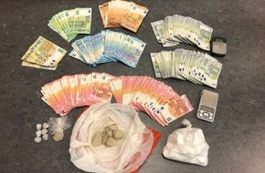 Polizei Köln: POL-K: 220317-2-K Drogendeal beobachtet - Wohnungsdurchsuchung und Festnahme
