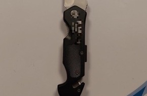 Bundespolizeiinspektion Hamburg: BPOL-HH: Mutmaßlicher Parfümdieb mit griffbereitem Einhandmesser auf der Flucht im Hamburger Hauptbahnhof gestellt-
